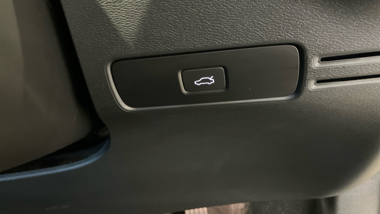 Volvo XC40 2.0 B3P Core 5dr Auto Petrol Estate